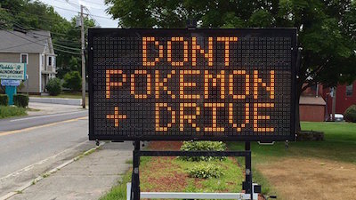 『ポケモンGO』しながら運転でパトカーに激突に関連した画像-03