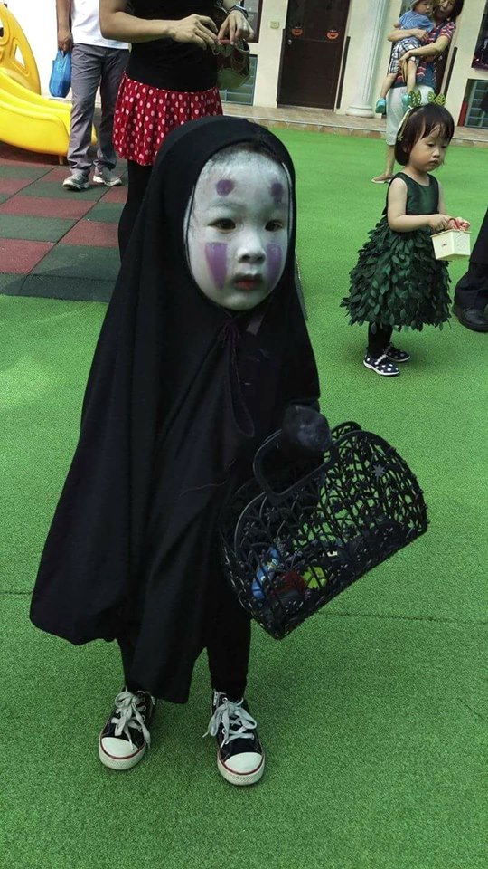 園児がハロウィンでカオナシの仮装に関連した画像-03