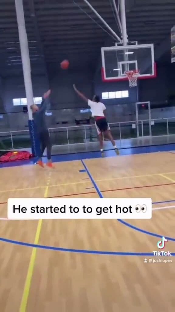 ブライアン・スカラブリニ　NBA　バスケットボール　アメリカ