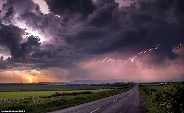 あらゆる雷雨の母（Mother of all thunderstorms）に関連した画像-07