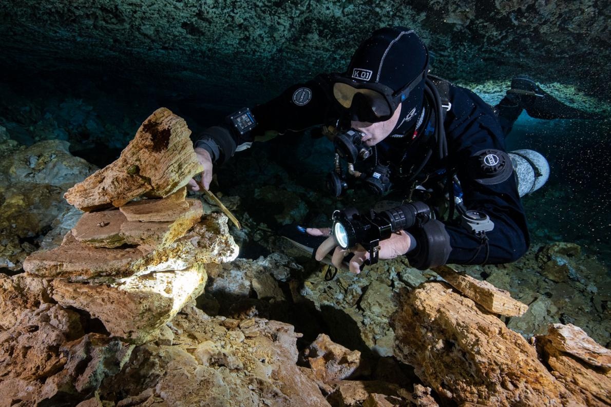 メキシコ　水中洞窟　採掘場に関連した画像-03