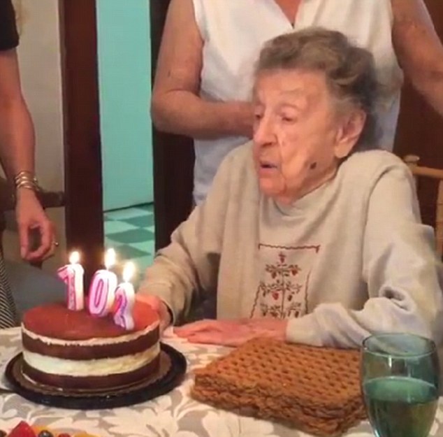 １０２歳の誕生日に関連した画像-02