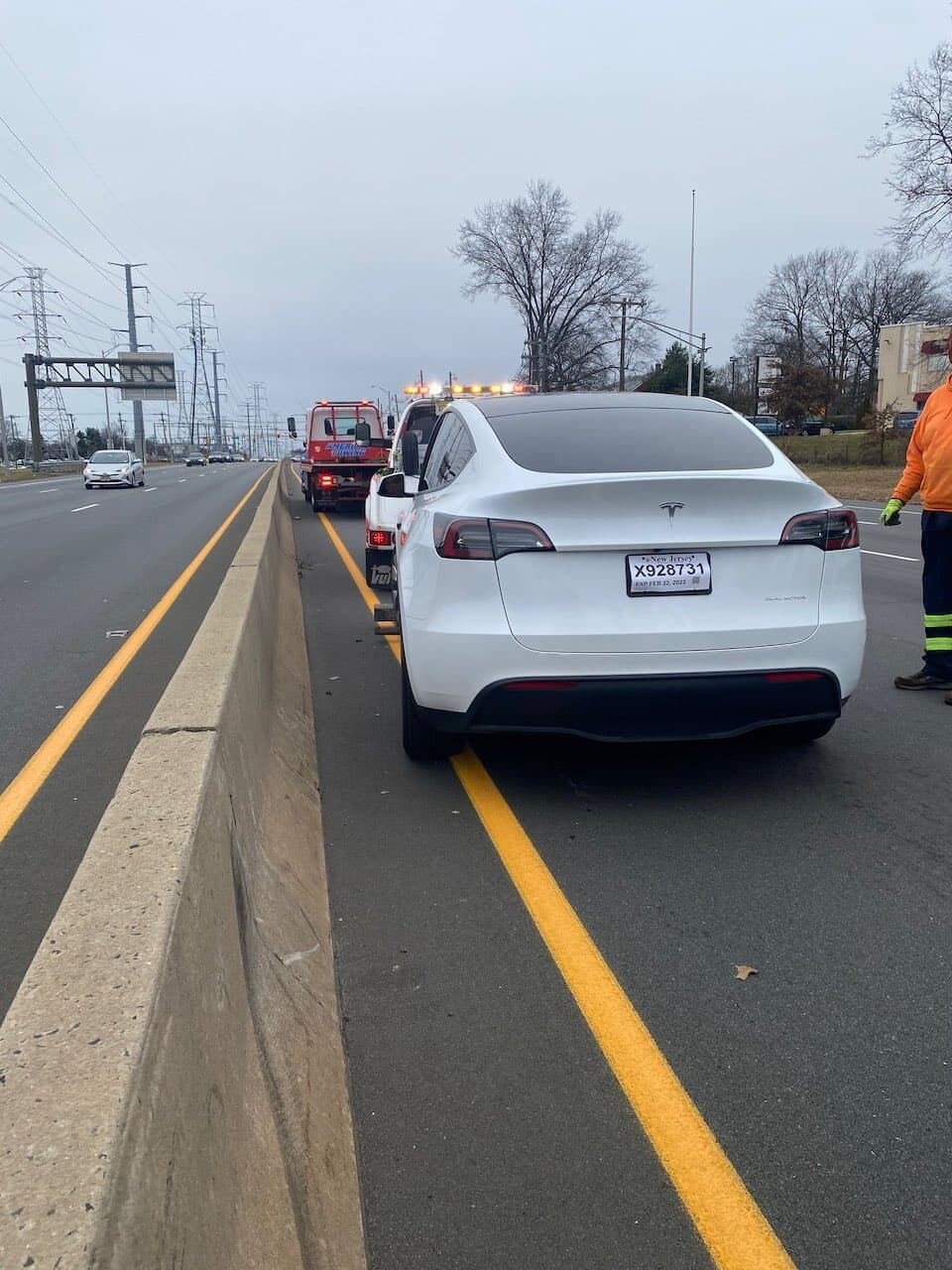 テスラ　ハンドル　事故　イーロン・マスク