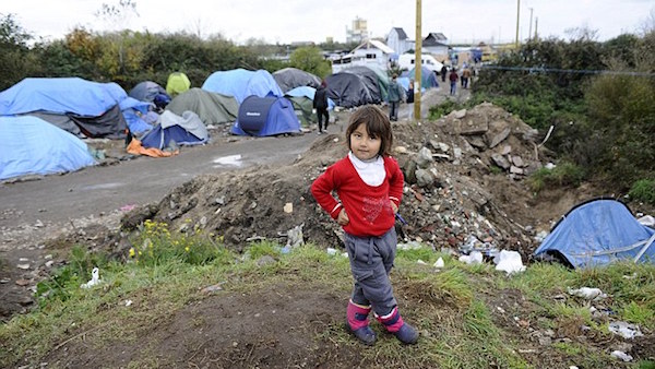 難民の幼女を自分の国に持ち帰ろうとして捕まったロブ・ローリーに関連した画像-04