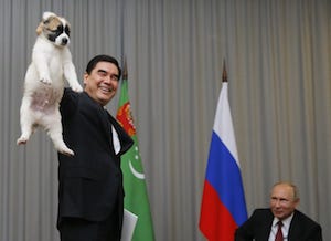 独裁者　トルクメニスタン　ベルドイムハメドフ大統領　犬　セントラル・アジア・シェパード・ドッグ