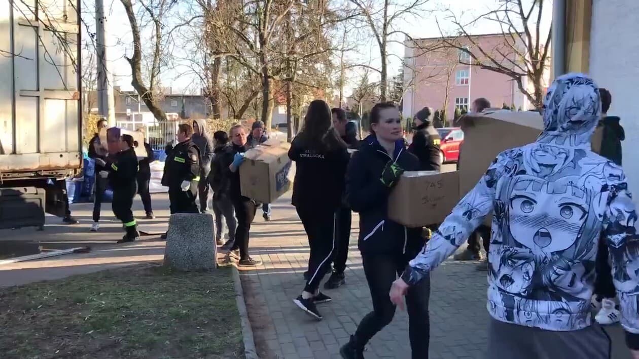 アヘ顔　ウクライナ　ポーランド