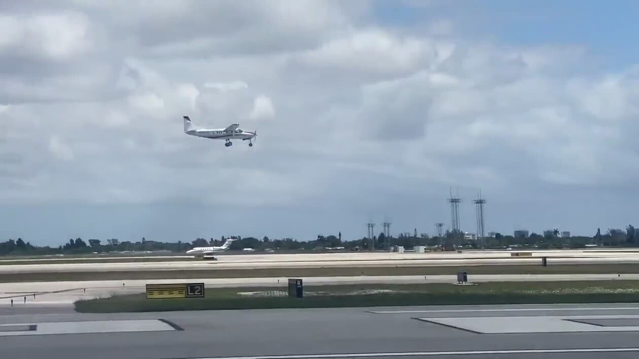 アメリカ　セスナ　飛行機