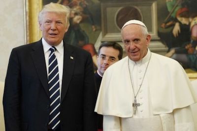 トランプ大統領、ローマ法王に露骨に嫌な顔をされるに関連した画像-04