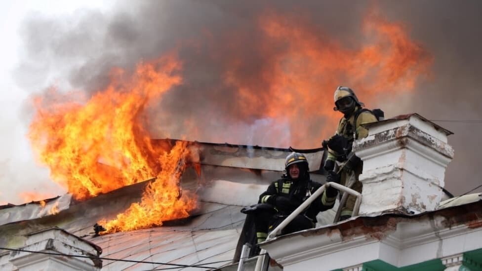 ロシア　火事　病院　手術