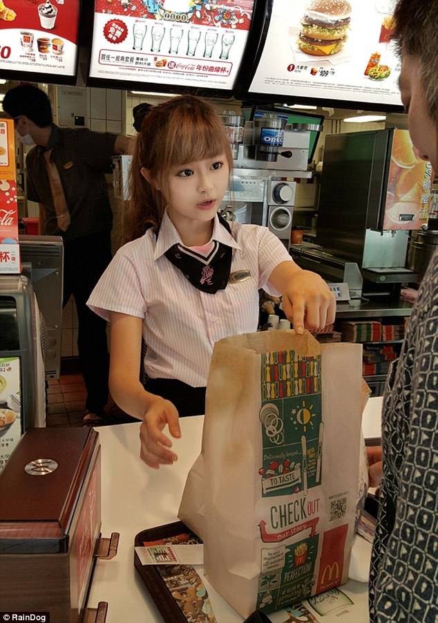 台湾マクドナルドに絶世の美少女イルカちゃんに関連した画像-02