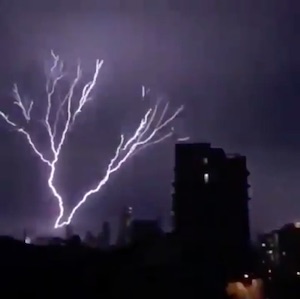 あらゆる雷雨の母（Mother of all thunderstorms）に関連した画像-10